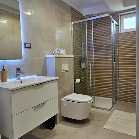 Klara Apartment *